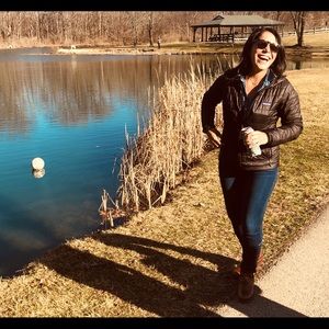 Meet your Posher, Adelita